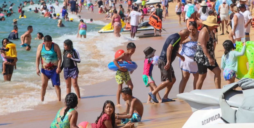 IXTAPA-ZIHUATANEJO Y ACAPULCO LIDERAN LA AFLUENCIA TURÍSTICA