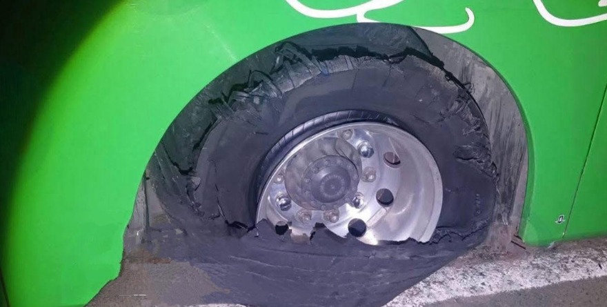 AUTOBÚS DE PASAJEROS ESCAPA DE ATAQUE ARMADO EN PETATLÁN