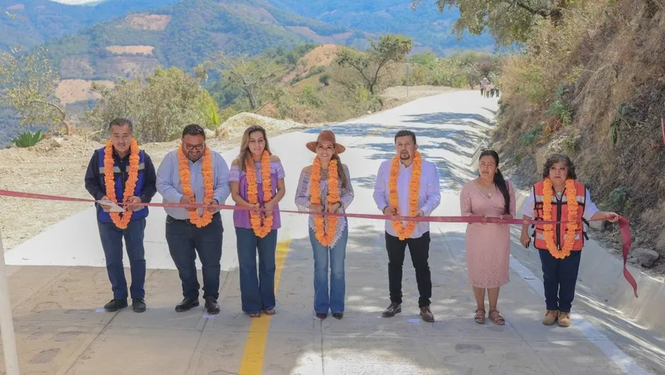 Evelyn Salgado inaugura el primer camino artesanal en Leonardo Bravo
