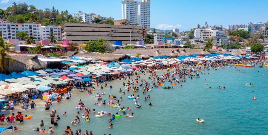 GURRERO VIVE UNO DE LOS MEJORES FINES DE SEMANA DEL VERANO