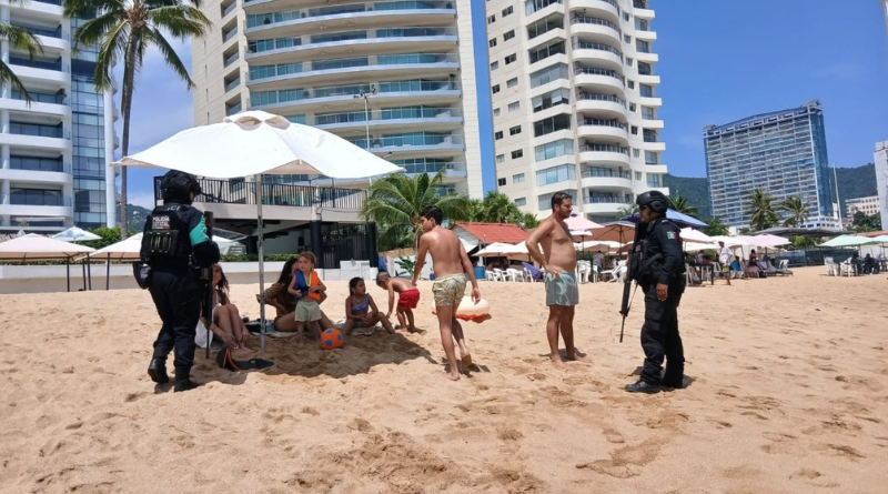CERCANOS A TI: POLICÍA ECOLÓGICA PATRULLA PLAYAS DE ACAPULCO