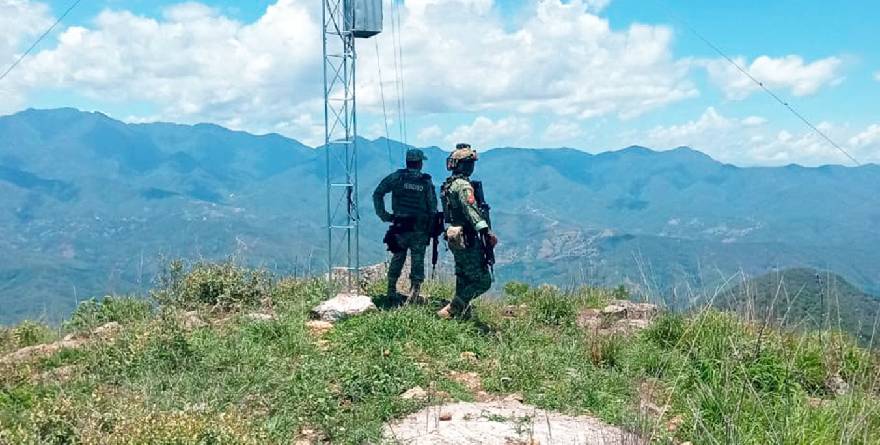 Personal de la Policía Estatal en coordinación con el Ejército Mexicano, mantiene el dispositivo “Corredor Azul”