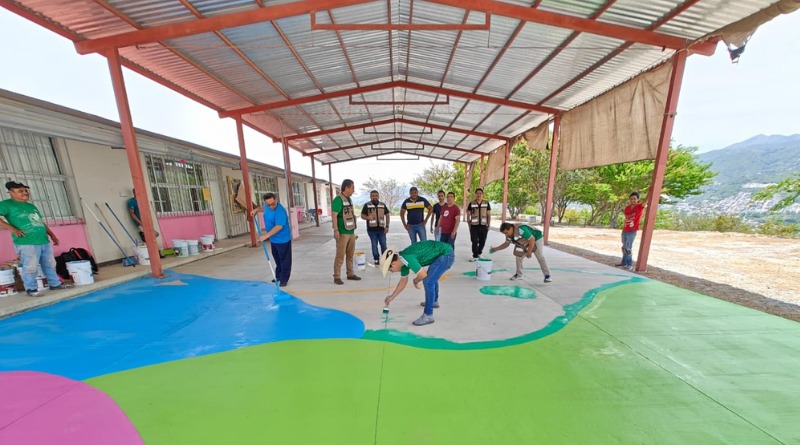 RENUEVAN ESCUELAS PARA ESTUDIANTES DE CHILPANCINGO