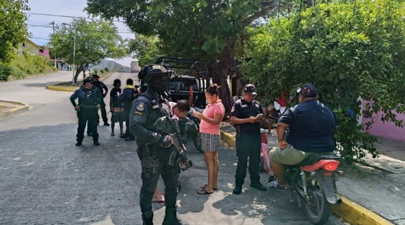 FUERZAS ESTATALES Y FEDERALES PATRULLAN APAXTLA