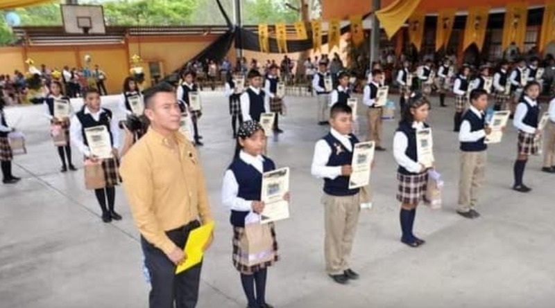 FIN DE CURSO: GUERRERO CELEBRA A 176 MIL NUEVOS EGRESADOS