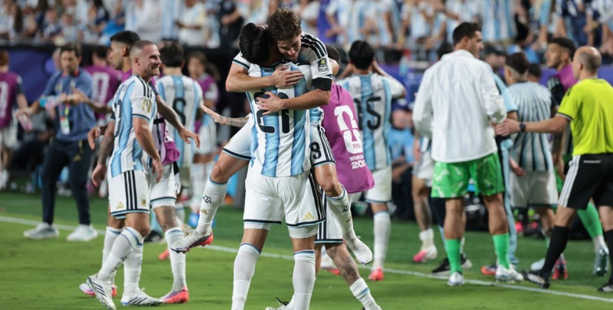 ARGENTINA TIENE A MESSI