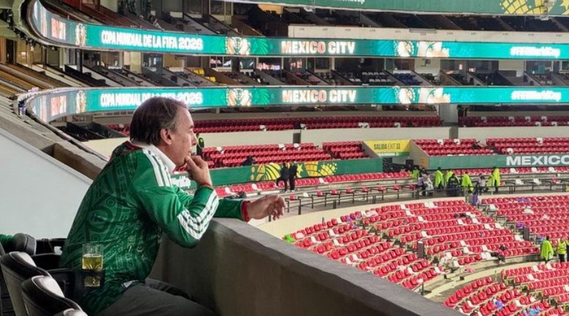 AZCÁRRAGA RECONOCE A MÉXICO, SU AFICIÓN Y HASTA AL PATO MERLÍN