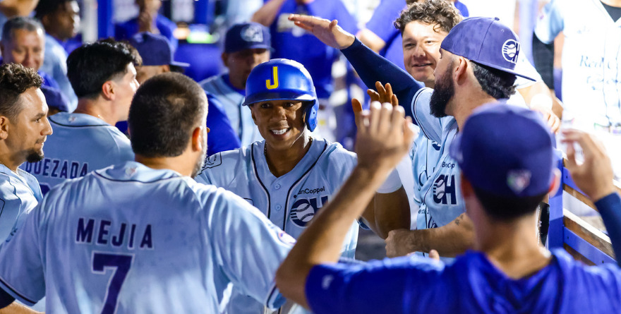 CHARROS REMONTAN PARA DERROTAR A ACEREROS