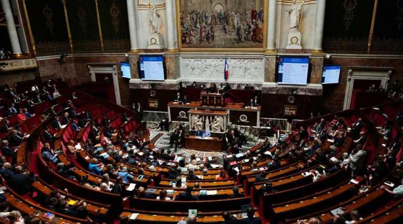 EL VETO FRANCÉS A REDES SOCIALES PARA MENORES RECIBE APOYO DE BRUSELAS