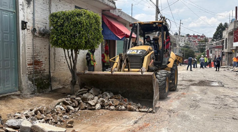 EN SAN JERÓNIMO CALERAS RENUEVAN LAS VIALIDADES