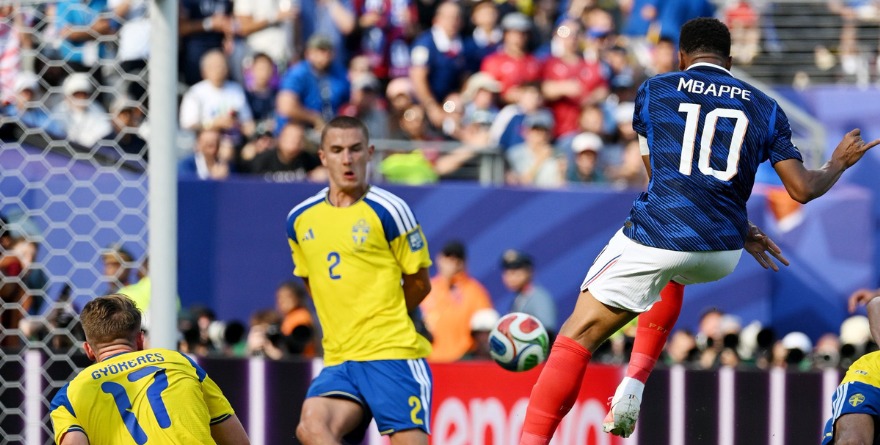 FRANCIA DERROTA A SUECIA Y SE CLASIFICA A OCTAVOS