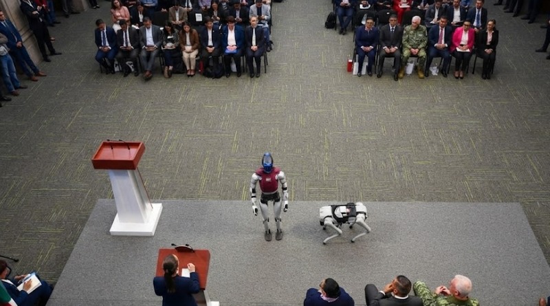 MAÑANERA: PRESENTAN ROBOTS CON IA DESTINADOS AL C5 DE EDOMEX
