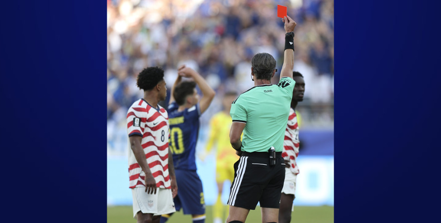 PESE A EXPULSIÓN, FIFA PERMITE QUE FOLARIN BALOGUN JUEGUE