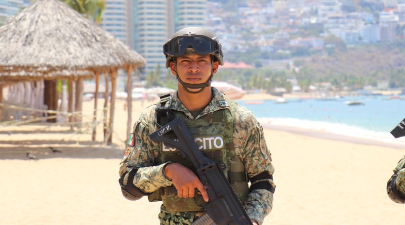VIGILANCIA MILITAR TOTAL EN PLAYAS DE ACAPULCO