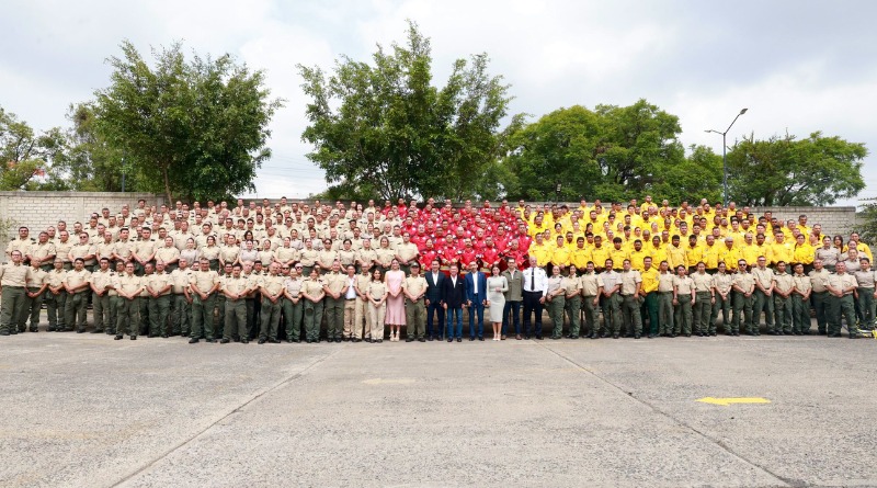 BOMBEROS RECIBEN RECONOCIMIENTO POR DESEMPEÑO EN MUNDIAL JALISCO