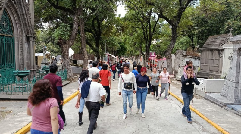 ALTA AFLUENCIA Y ATENCIÓN REPORTADAS EN EL PANTEÓN PUEBLA