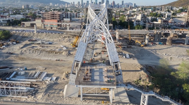 AVANZAN TRABAJOS DE CONEXIÓN EN PUENTE ‘PARCHADO’ SOBRE MORONES