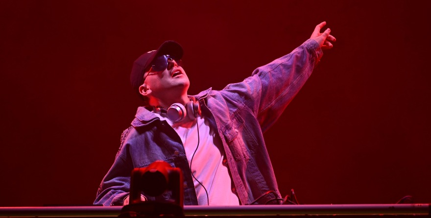 BIZARRAP HACE SU ENTRADA: IN DA HOUSE