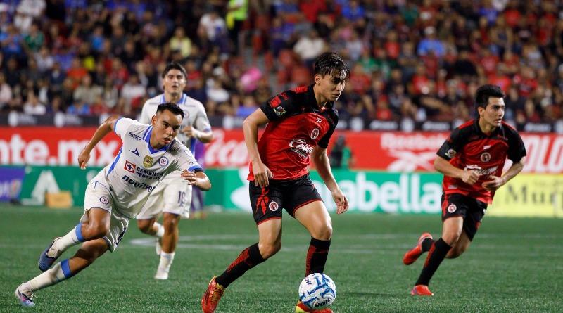 CRUZ AZUL SUCUMBE ANTE XOLOS QUE CONSERVAN INVICTO