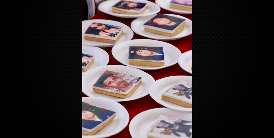 DAN PASTEL CON FOTO DE DESAPARECIDOS
