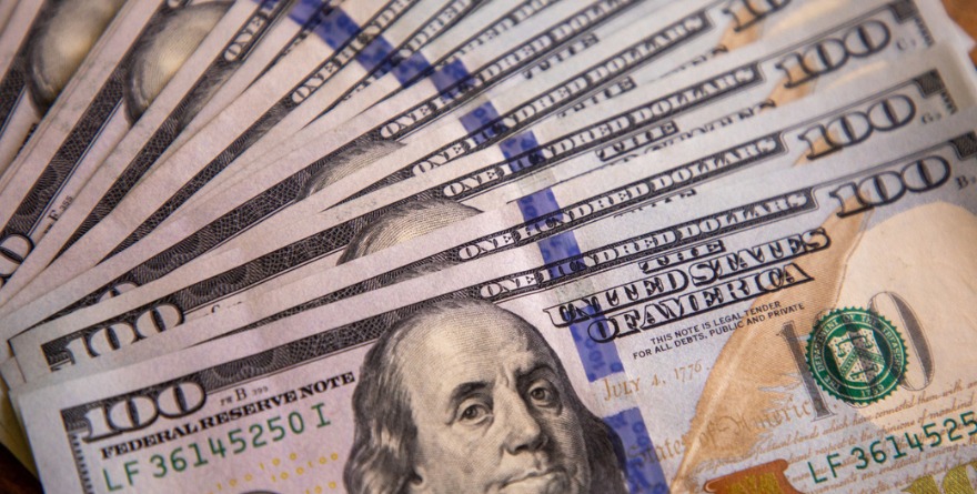 DÓLAR ATRAVIESA SU PEOR SEMANA EN SEIS MESES