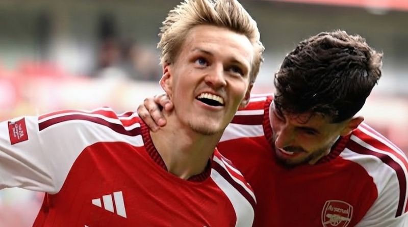 EL CAMPEÓN ARSENAL HACE SU APARICIÓN AL ARRANCAR LA PREMIER LEAGUE