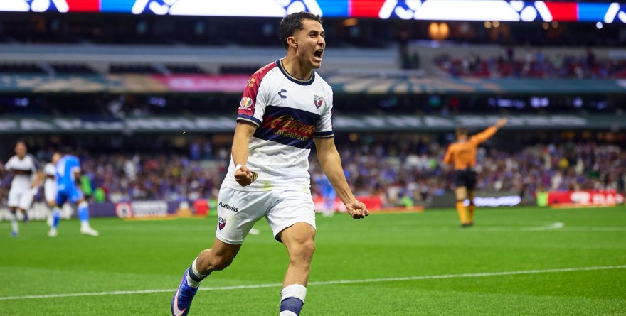 HUIQUI CAE ANTE EL ATLANTE EN SU PASO TRIUNFAL