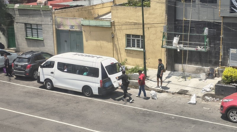 LA CDMX VE COMO DOS BASES IRREGULARES AGANDALLAN CALLES