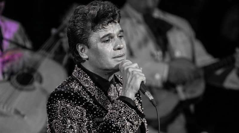 LA REESCRITURA DEL BELLAS ARTES POR JUAN GABRIEL