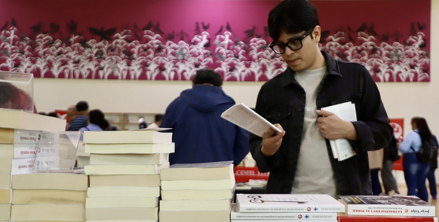 LECTORES SE MOVILIZAN PARA RESCATAR ERA