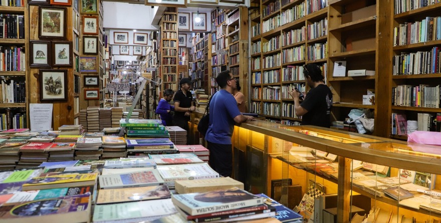 LIBRERÍAS DE VIEJO FRENTE A LOS OBSTÁCULOS
