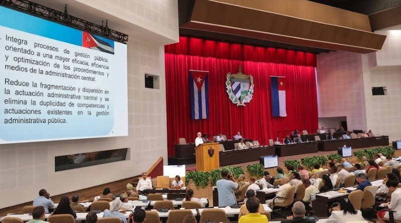ORGANISMOS PÚBLICOS CUBANOS ENFRENTAN REESTRUCTURA