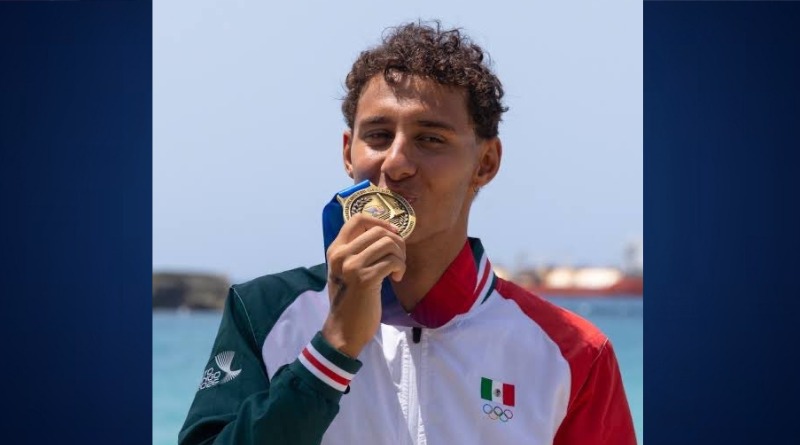 PAULO STREHLKE COMPITE EN MARATÓN DENTRO DEL AGUA