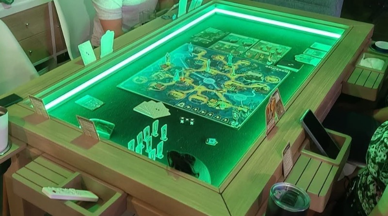 TAPATÍOS DISEÑAN Y FABRICAN MESAS ARTESANALES PARA JUEGOS