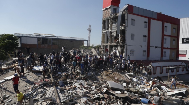 TERREMOTO DEJA 265 MUERTOS EN COLOMBIA