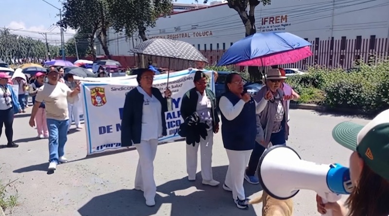 TOLUCA PARALIZA VÍAS POR SUELDOS ADEUDADOS EN HOSPITALES