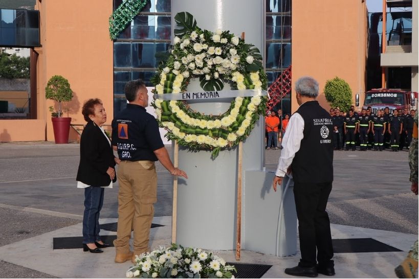 RINDEN HOMENAJE A LAS VÍCTIMAS DE LOS SISMOS DE 1985 Y 2017,