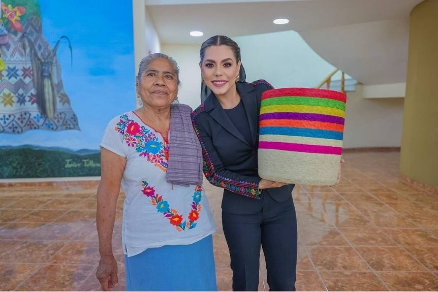 DISTINGUEN A CREADORES QUE MANTIENEN VIVA LA IDENTIDAD CULTURAL DE GUERRERO