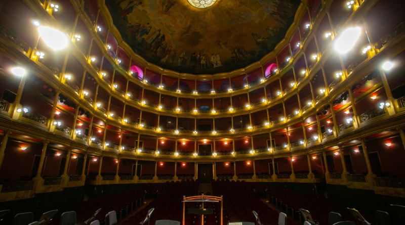 DESCUBRE LAS CRÓNICAS OCULTAS DE 160 AÑOS DEL TEATRO DEGOLLADO