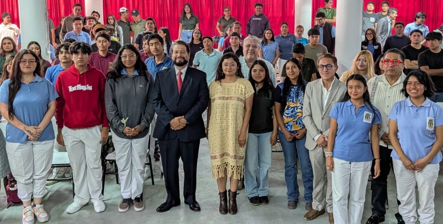 FIRMAN PACTO PARA UNIR ESTUDIANTES CON EL DESARROLLO RURAL