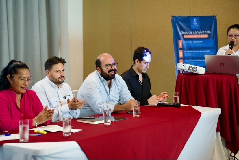 RECONOCE SEBASTIÁN RAMÍREZ TRABAJO DE RICARDO SALINAS