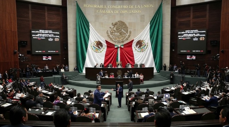 AVANZA LEY CONTRA DOBLE NACIONALIDAD