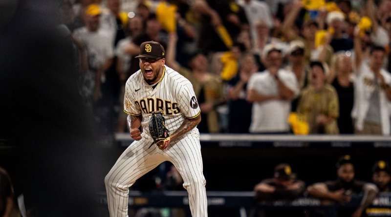 CONSIGUEN PADRES TRIUNFO EN SERIE DIVISIONAL