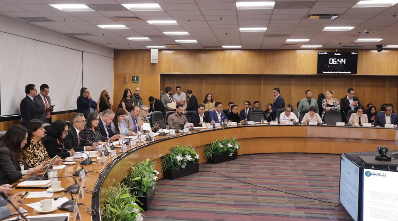 DIPUTADOS APRUEBAN AUMENTO MASIVO EN DERECHOS