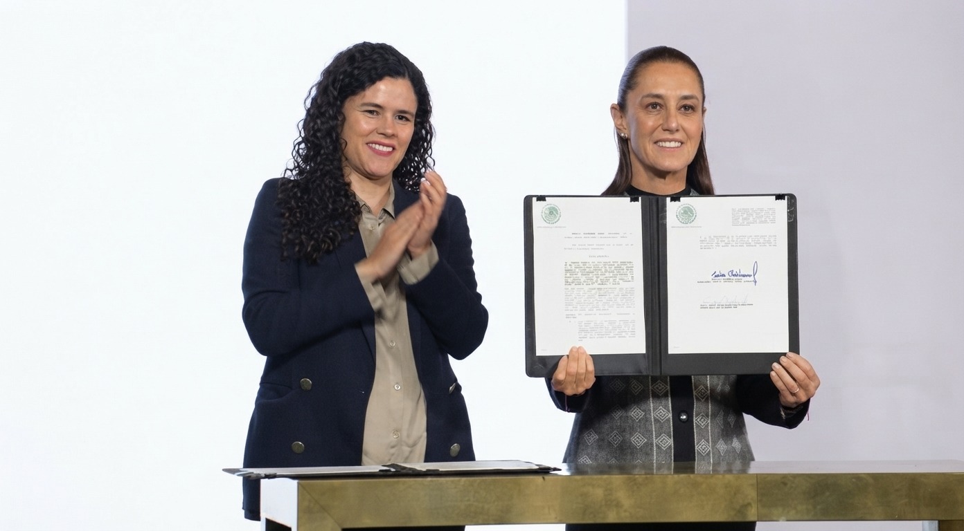 FIRMA PRESIDENTA REFORMA SOBRE DOBLE NACIONALIDAD