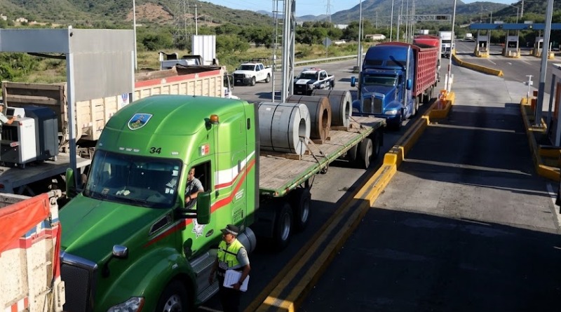 IMPLEMENTAN OPERATIVOS EN AUTOPISTA A COLIMA