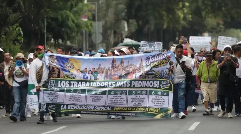 PIDEN EMPLEADOS DEL IMSS RESTITUIR PENSIONES