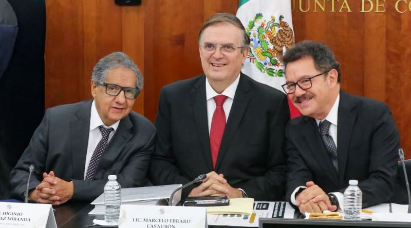 SOSTIENE EBRARD JUNTA PRIVADA CON SENADORES